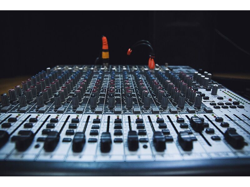 Console de mixage – 16 voies