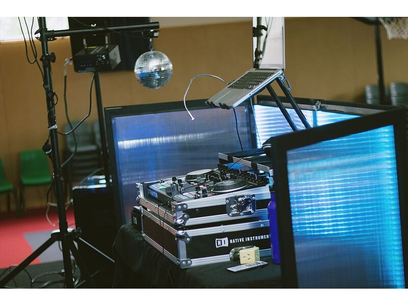 Animation DJ avec matériel – soirée complète