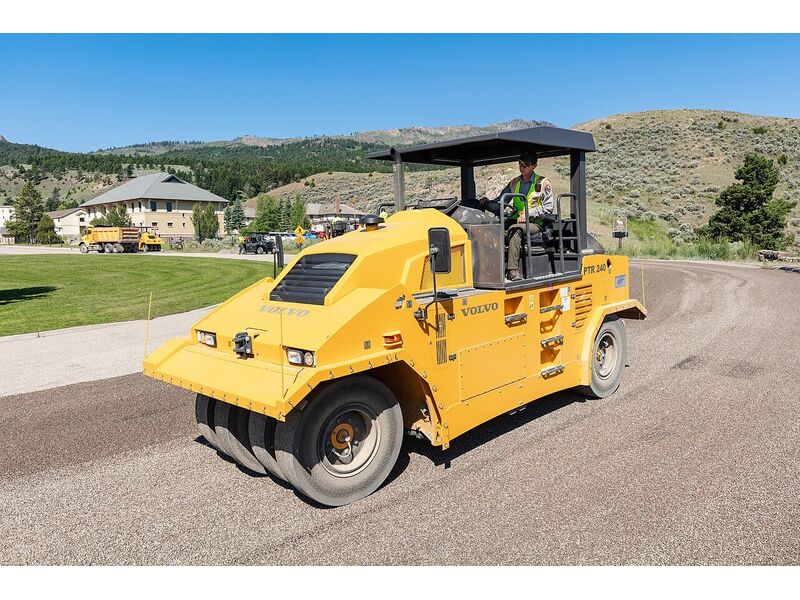 Compacteur à pneus
