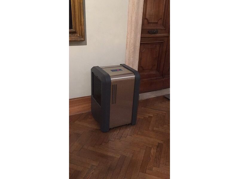 Déshumidificateur, sécheur de sol
