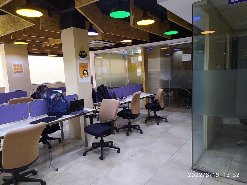 Espace de coworking / bureau équipé